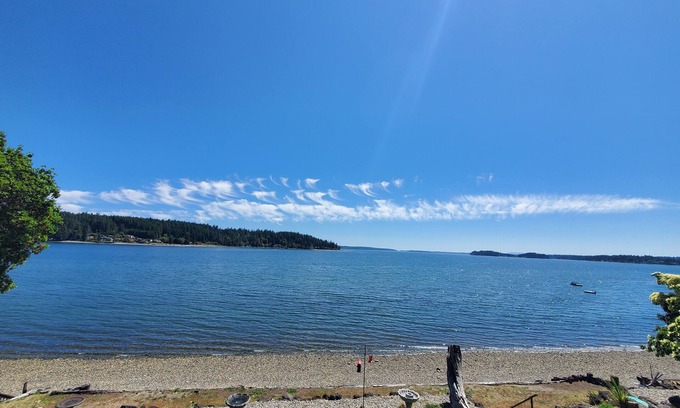 Burley House | Gig Harbor Beach House - Hot Tub - Sauna