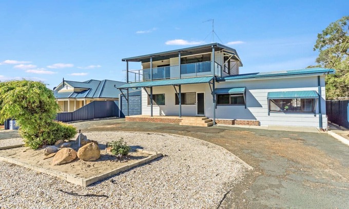 Silver Sands House | Giggles Beach House in Silver Sands