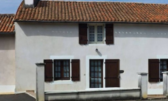 Aslonnes House | 'Gite 1' (7 people), La Balaise