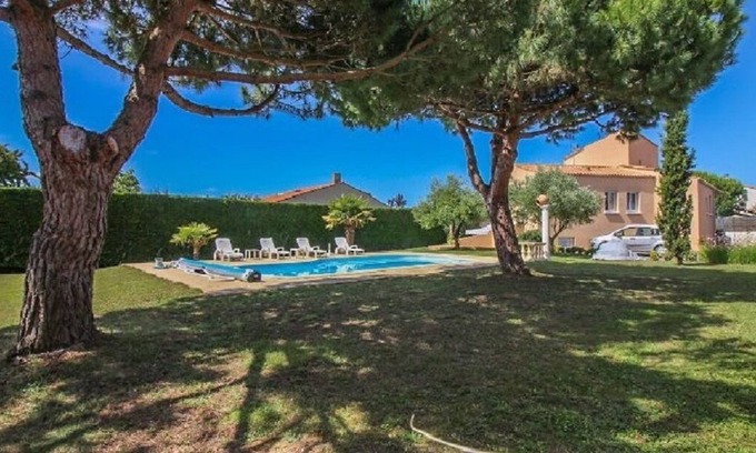 Quartier des Boucholeurs Villa | Gîte 3* private swimming pool, large garden, 300m from the beach
