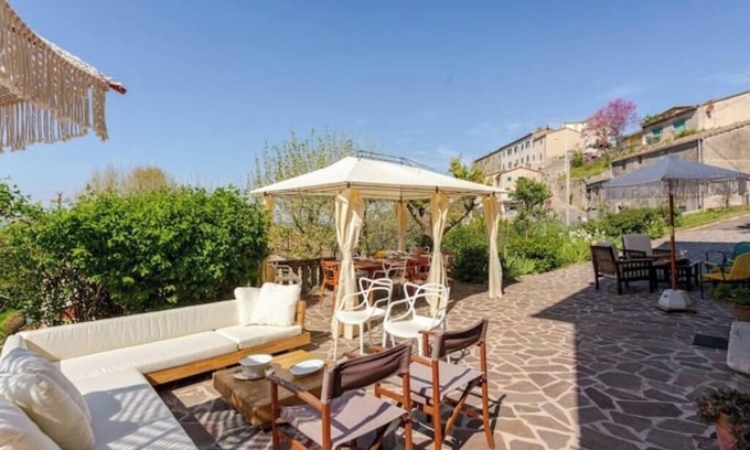 Pomarance Villa | Gite 6 Chambres à Serrazzano