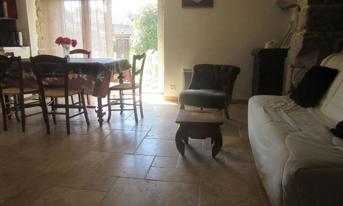 Nevez House | Gite Alcove in a farmhouse beach and coastal path on foot
