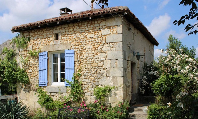 Brossac Cottage | Gite Brossac, 1 bedroom, 2 persons