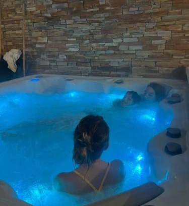 Roquemaure House | Gite de Gabi Jacuzzi
