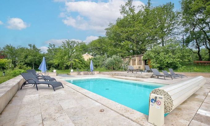 Cladech House | Gîte Déodatus in Cladech – House with Garden, Saltwater Pool, and Air Conditioning