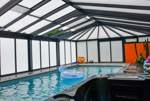 Beaurepaire-sur-Sambre House | Gite et espace bien-être piscine, sauna, jacuzzi