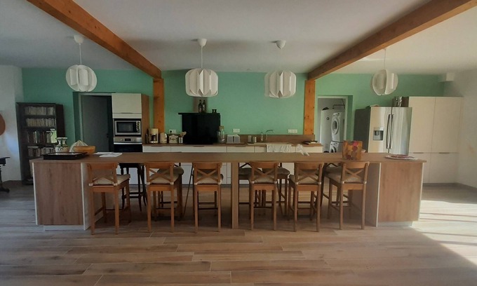 Garrosse Cottage | Gite for 10 people bright rooms and dormitory