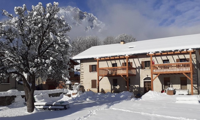 Saint-Michel-de-Maurienne House | Gite au Calme Avec vue sur les Montagnes