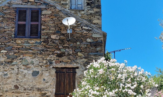 Cambia House | Gite in a former chestnut dryer