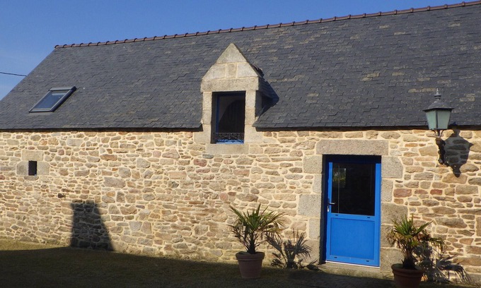 Guisseny House | GITE in exposed stones at 1km5 sea