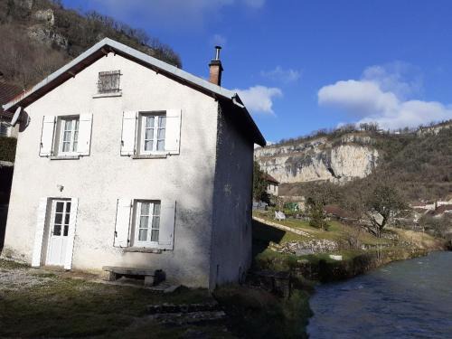 Baume-les-Messieurs House | Gite Le bout du monde