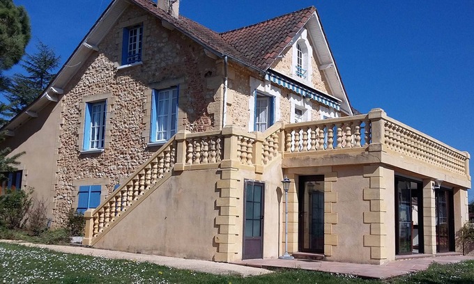 Saint-Geyrac House | Gite Les Bleuets - 12 people
