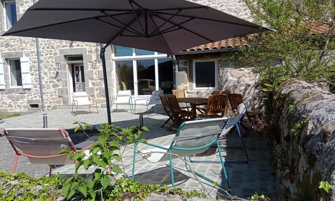 Saint-Estephe Cottage | Gite Saint-Estèphe, 5 bedrooms, 15 persons