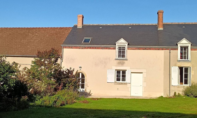 Vennecy Cottage | Gite Vennecy, 3 bedrooms, 5 persons