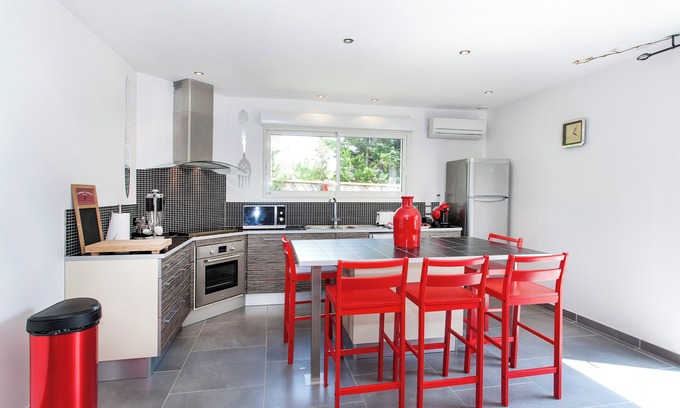 Issel Condo | Gite with swimming pool and private spa