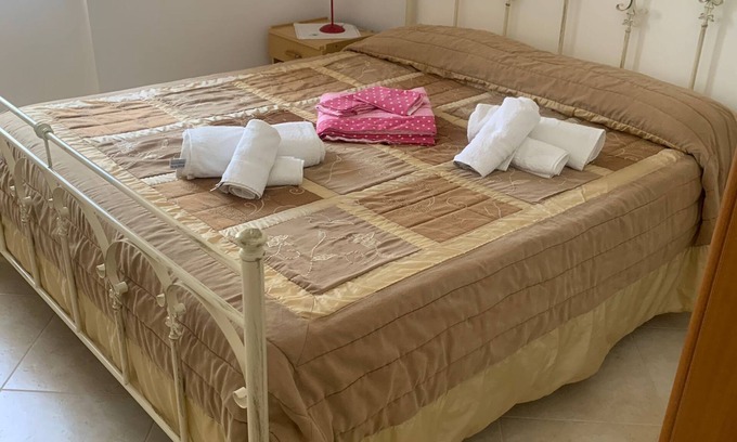 Vico del Gargano Apartment | Giulietta apartment with sea view and garden with pets allowed