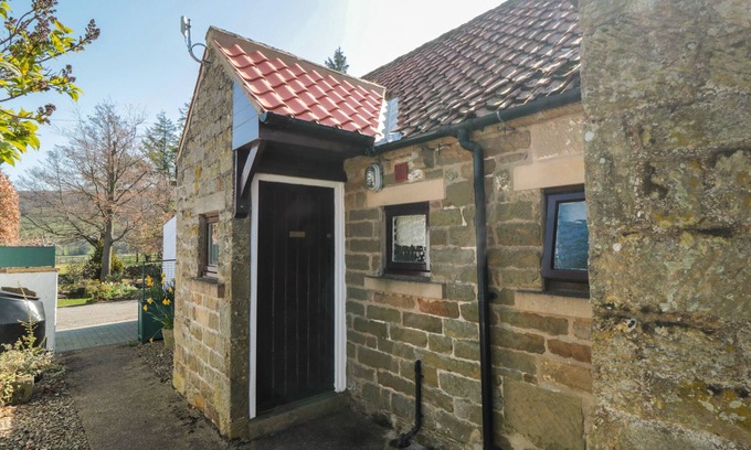 Great Fryup Dale Cottage | GLAISDALE, pet friendly, character holiday cottage in Glaisdale