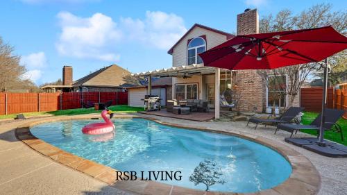 Mesquite House | Glamorous 4BR 2,5BA Holiday Home with Pool, Game Room & Fire Pit