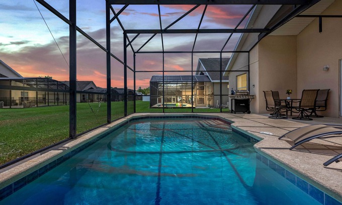 Crystal Cove House | Glamorous House in DISNEY AREA Heated Private Pool