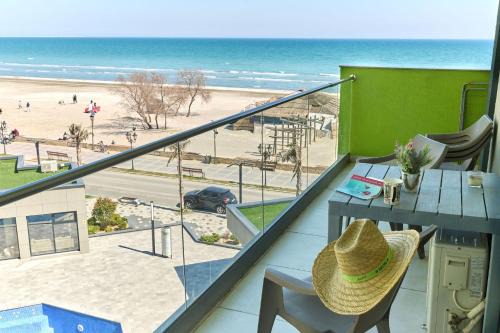Mamaia-Sat Apartment | Glamour Red apartment 22 in Spa Pool resort