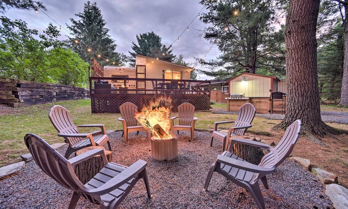 Clarksville Cabin | Glamping Getaway in Woodstock Lake Campground