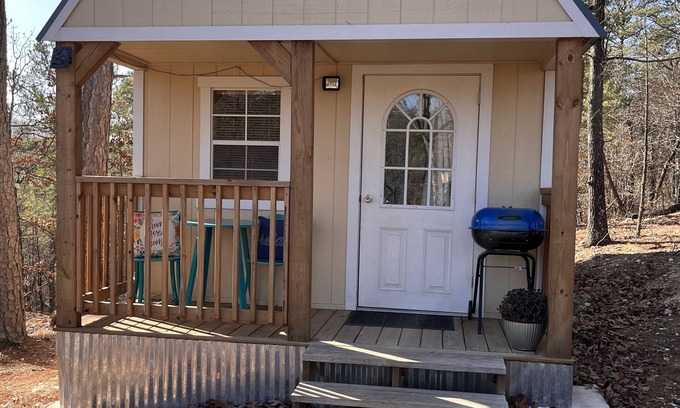 Eureka Springs Cabin | Glamping Getaway - Tiny home on 143 acres of beauty!
