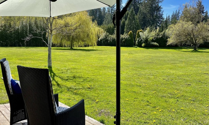 Surrey House | Glamping - Hot Tub & Pool