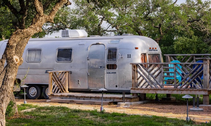Spicewood House | Glamping in Spicewood TX Hill Country - The Ambassador
