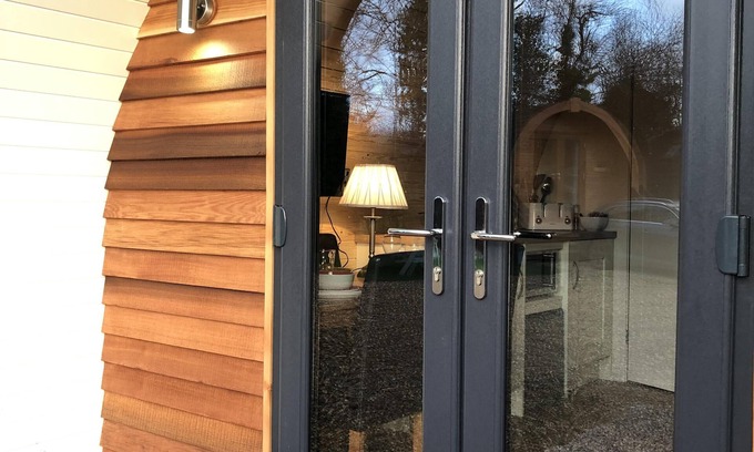 Whichford Cabin | Glamping Pod The Badger Sett