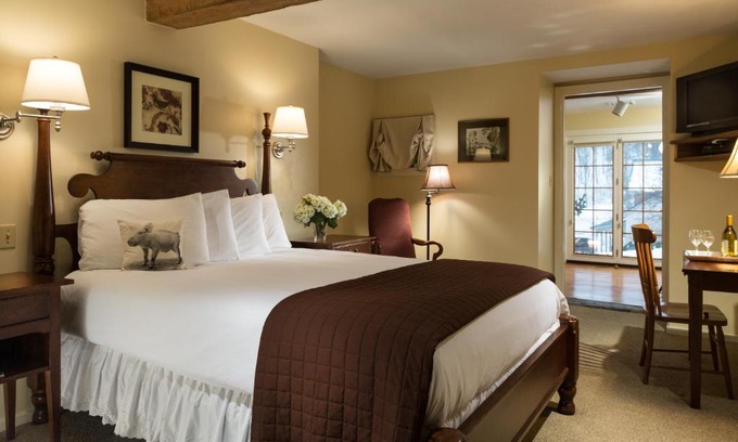 Fogelsville Hotel | Glasbern