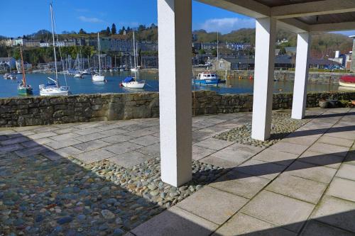 Porthmadog Apartment | Glaslyn Harbour Views