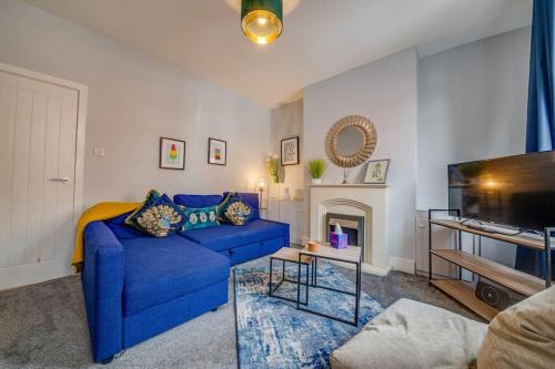 Castleford House | Glasswing Stays Liquorice Lodge