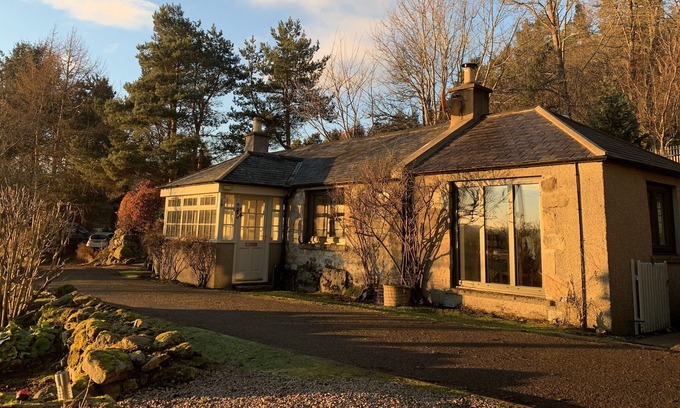 Strathdon Cottage | Glenbuchat, Cairngorms Park - Secluded Cottage in a peaceful elevated location