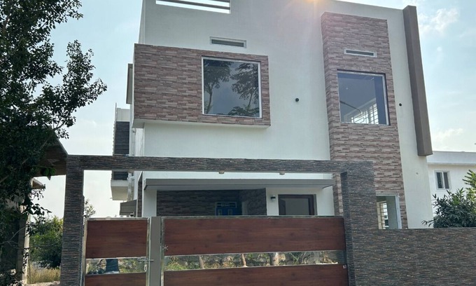 Nandi Hills Villa | Glenville Holiday Villa - Top Two Floors