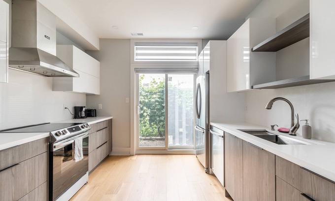Little Italy Apartment | GLOBALSTAY. Fancy Downtown Apartments