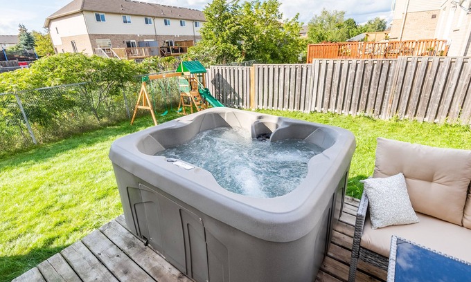 Stoney Creek Apartment | GLOBALSTAY. Luxury 3BR Townhomes with HOT TUB, Gym, BBQ
