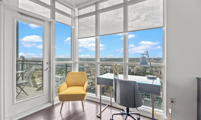CityPlace Condo | GLOBALSTAY Puff of air over the lake 49 Floor PH 1Bedroom+DEN