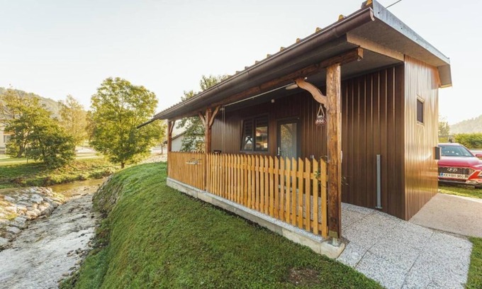 Cerklje ob Krki Apartment | Glorija Riverside Retreat Near Olimje
