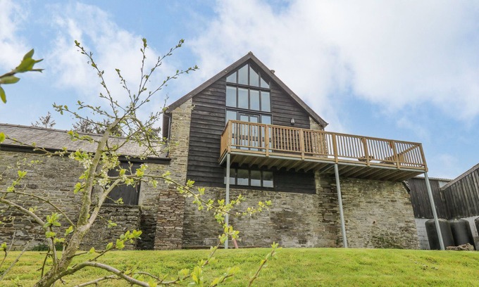 Westbrook Court Cottage | GOBLAEN BARN, pet friendly, character holiday cottage in Clyro