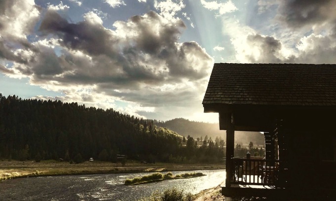 Cameron Cabin | God's beauty abounds! Private log cabin on the Madison River! See Yellowstone!