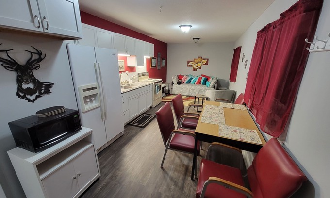 Columbia Apartment | God's Rest Wooded Retreat