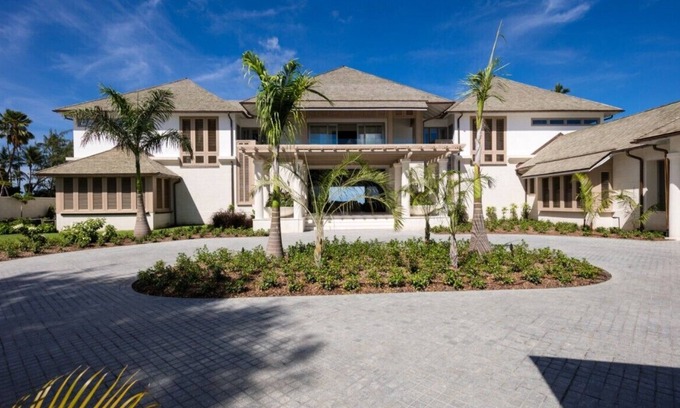 Little Battaleys Villa | Godings Beach House by Fantasia Villas