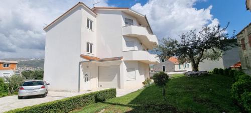 Kamen Apartment | Gojini dvori
