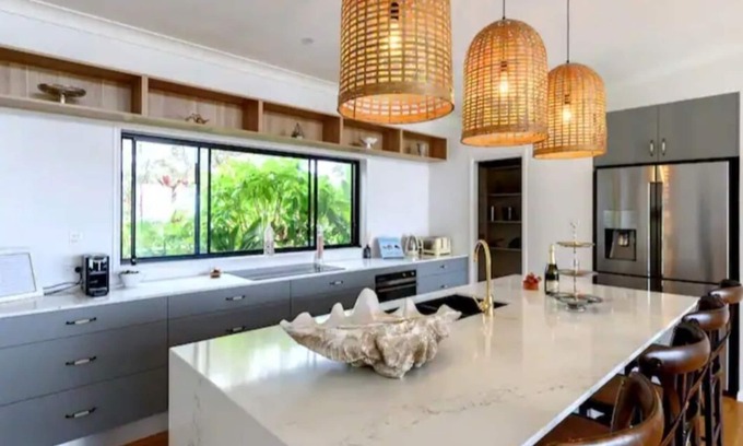 Mudgeeraba House | Gold Coast Hinterland Retreat -nA romantic getaway destination. Pet friendly!