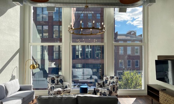 West Main Historic District Apartment | Gold Suite by Hollyhock- Executive-Level Living