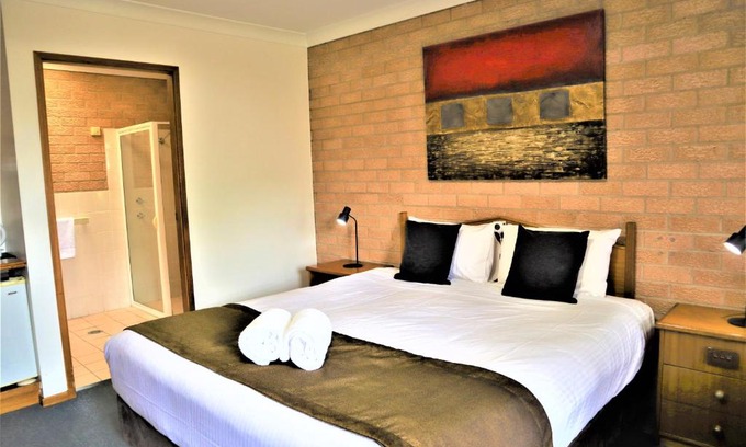 Cowra Hotel | Golden Chain Aalana Motor Inn