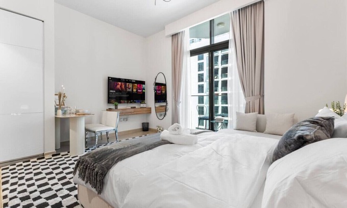 Nad Al Sheba Apartment | Golden Dunes Studio in Dubai