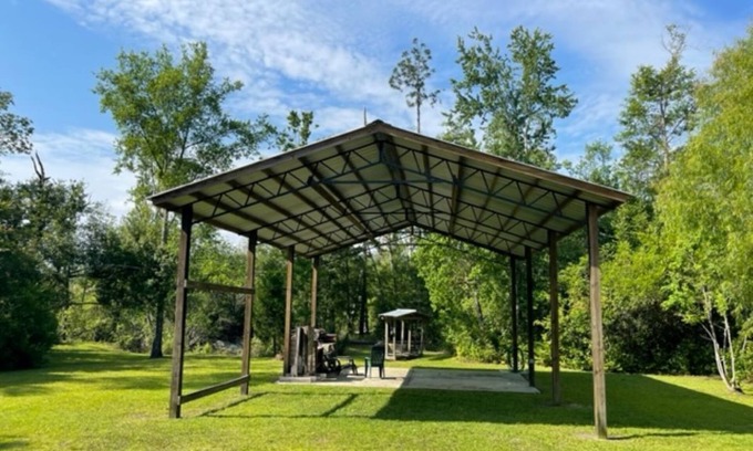 Clarksville RV Rental | Golden Retreat at Bear Creek