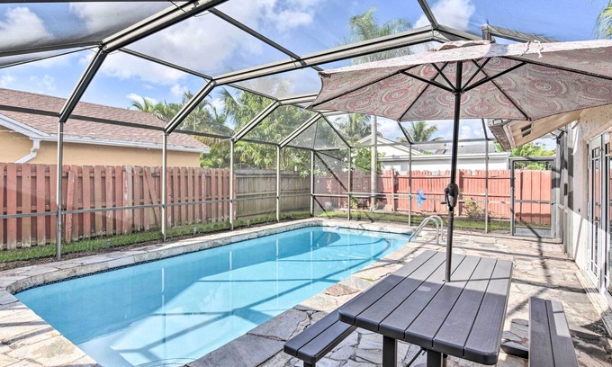 Weston House | 'Golden Tropics' - Sunny Gem w/ Patio & Pool!