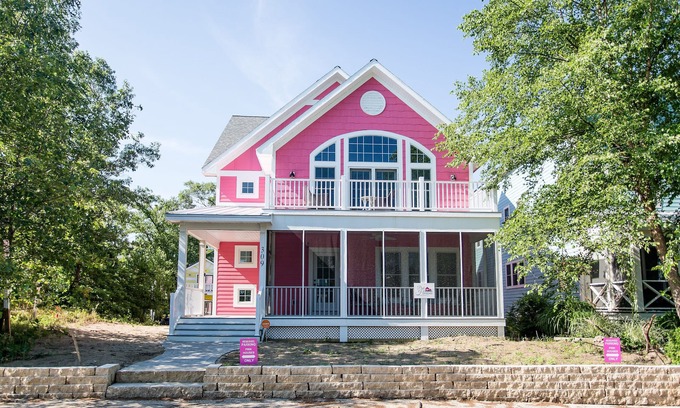 Michigan City House | Golf Cart 6 bedrooms plus coach house with 1 bedroom. Summer 2026 open to book